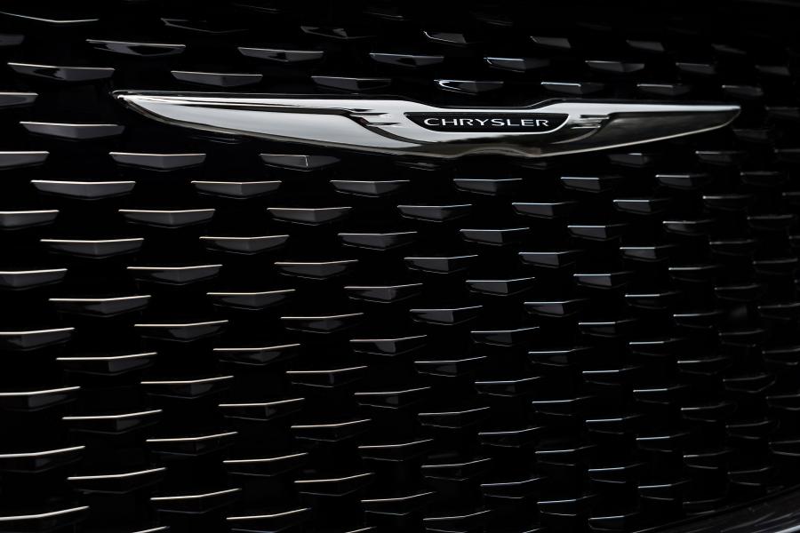  Chrysler 300C S 2015 года  (фото 11 из 59)